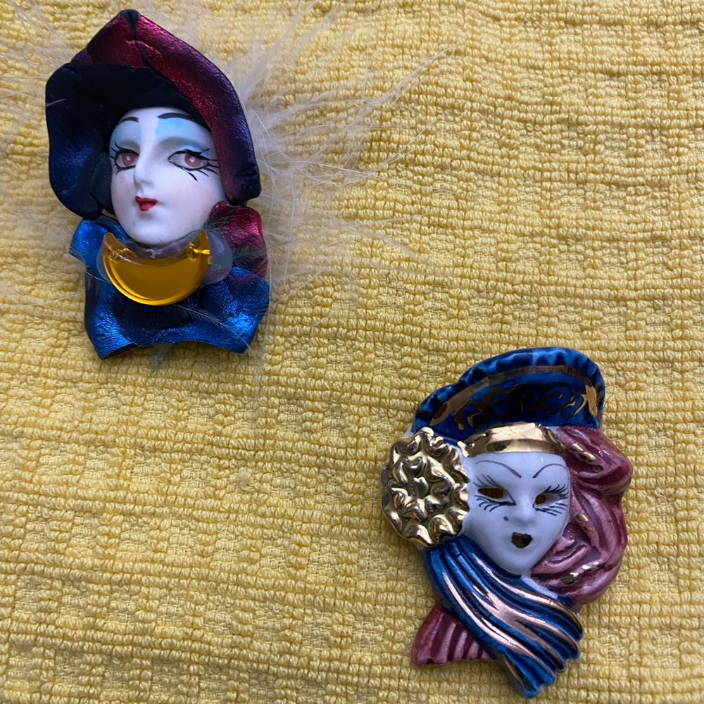 Artistic Brooch Set with Blue and Gold Accents